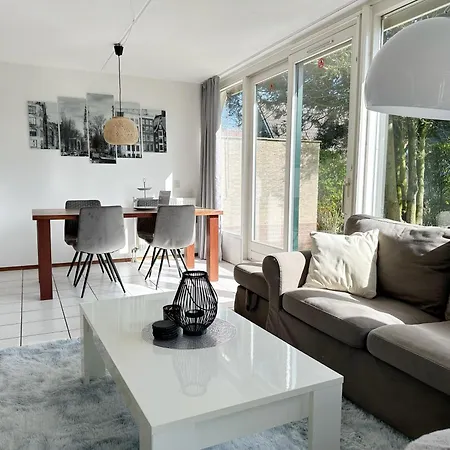 36 Op Recreatiepark De Wielen شقة